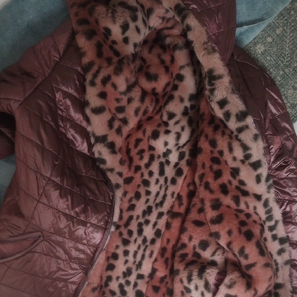 Renuar Stylish Brown Quilted Women's Jacket with Faux Fur Trim - Picture 13 of 13